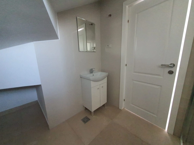 Apartament 4 camere - Bucium