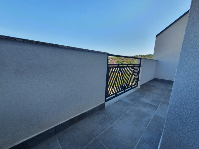 Apartament 4 camere - Bucium